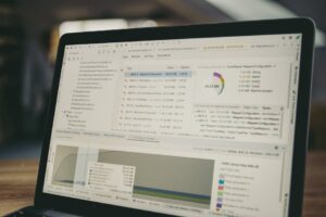 Wave vs Zoho Books: Best Free Accounting Software